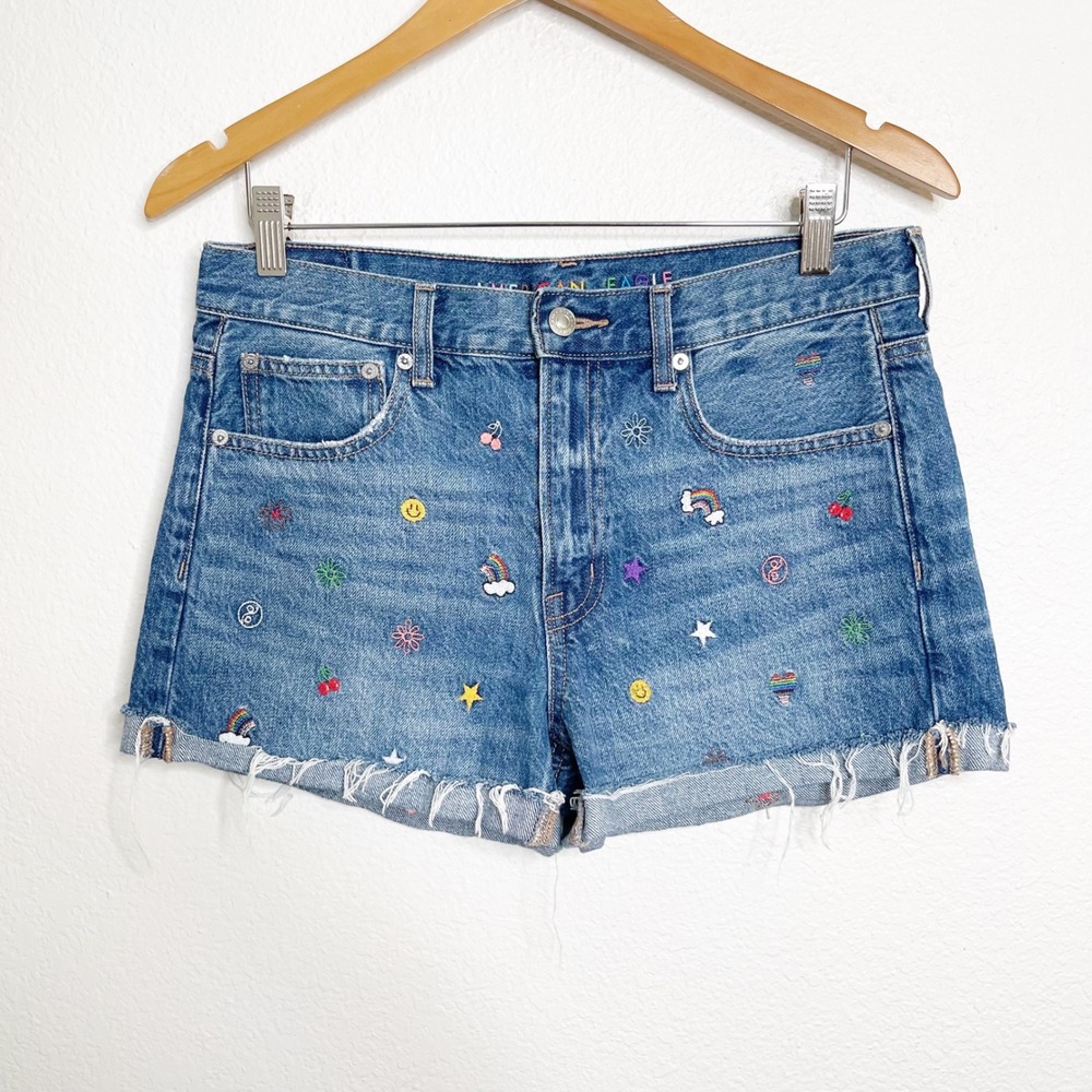 American Eagle 90s Boyfriend Shorts Embroidered Icons Medium Wash Blue Denim 6‎